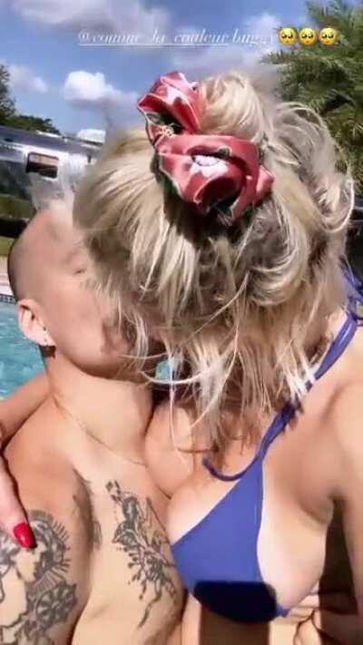 The way her tits rest on him...