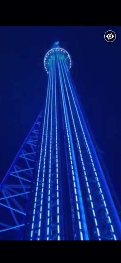 Guy falls from ride next to his friends at about 3:25.