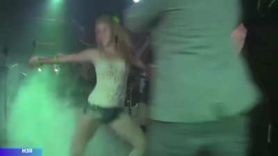 Blonde Cuban Girl shows off