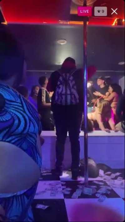 Kay and hollie_precise 😩