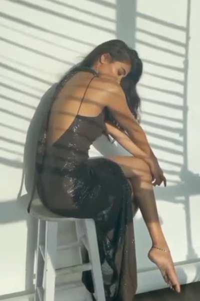 Pooja's back in photoshoot BTS