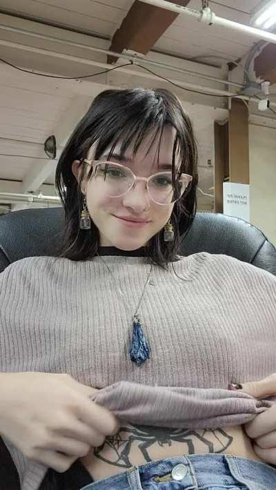 come chat, or just cum to tons of full length videos and pictures. No paying for any content besides the $10 subscription and custom content. Come watch and play. link in comments