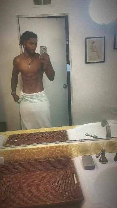 I know where you looking at, you want me to re[m]ove the towel?