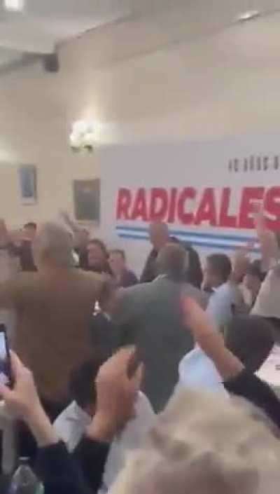 Siga el baile siga el baile. (La UCR 