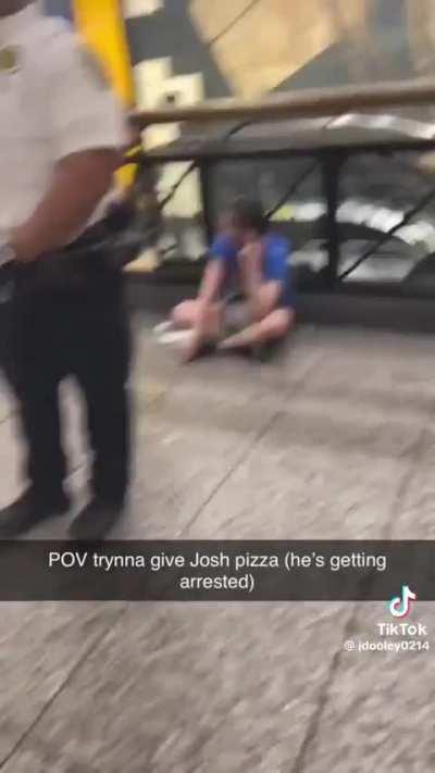 Josh gets offered pizza in Penn station