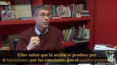 Adoctrinamiento político.