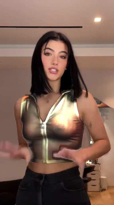 Mommy's tits are perfect🤤