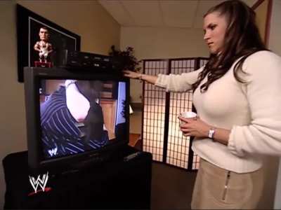 Stephanie mcmahon's reaction to her kiss with Erick Bischoff 😋😋😋