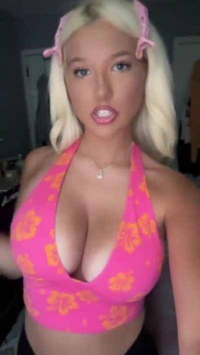 Sheâs backð