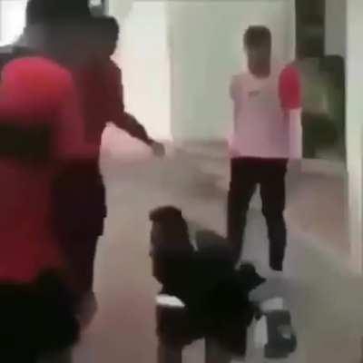 esse e o tipo de meme que eu e meus amigo fica mandando um pro outro