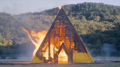 For my fellow Midsommar fans! Link for download in the description.