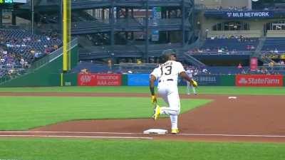 Ke'Bryan Hayes' home run gets overturned because he didn't touch first base