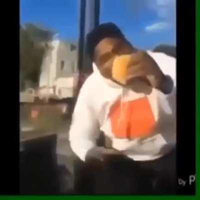 How to eat a big mac! 😮