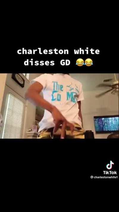 This nigga Charleston White Fucking the rakes wtf😭
