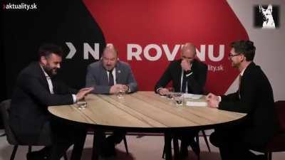 Správna odpoveď na otázku o koľko a či sa majú znižovať emisie CO2 od fyzikálne a chemicky vzdelaného poslanca SR. 