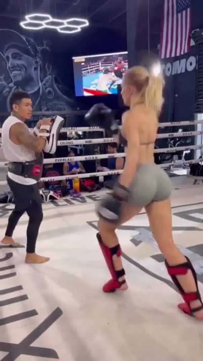 🥊