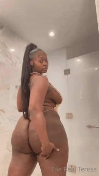 Thick chocolate cakes 😋😋