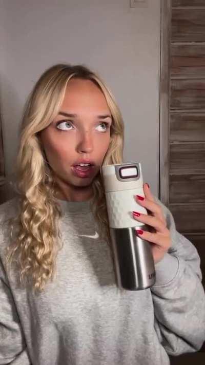 Aria Brooks (@ariabrookk)