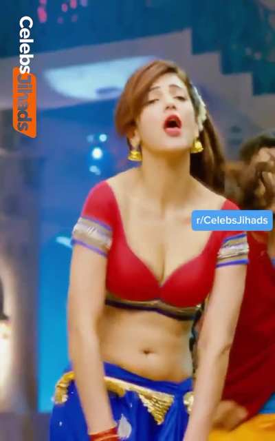 Shruti Hassan's perfect bouncy boobs 🥵💦