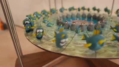 fish eating fish zoetrope