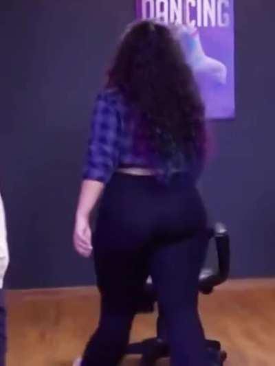 Sandani Fernando (Swarnavahini TV's 