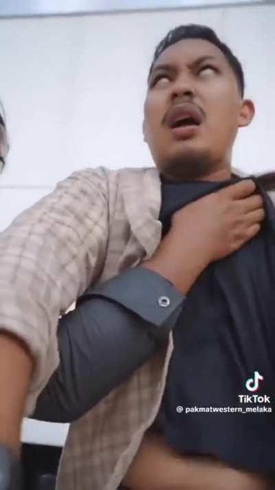 Dear Tamil compatriots, rate their Tamil from 1 to 10.