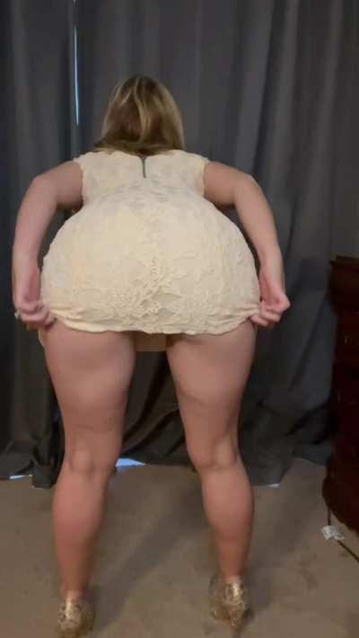 MILF bootie cumming your way