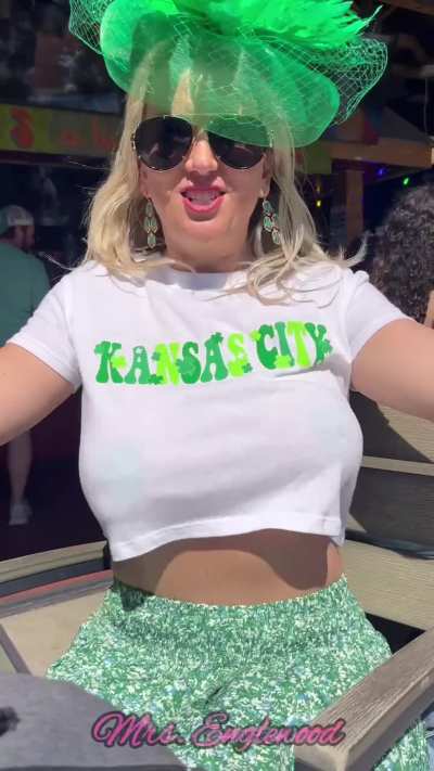 Kansas City slut braless at Tin Roof in KC on St Patty's Day