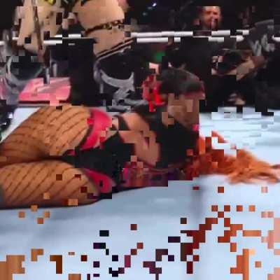 1 full minute of Becky Two Cheeks from tonight’s Raw