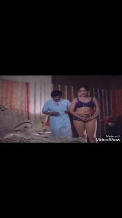 Meaty thighs of mallu actress Jayarekha (Old) (Full video in comments)