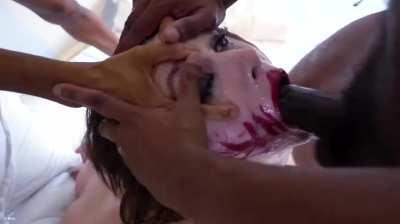 She Gets Used To Serve