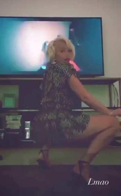 Good while back ago.. squat bounce😋