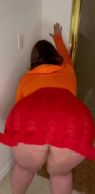 Should we solve the mystery of how Velma got so thick?