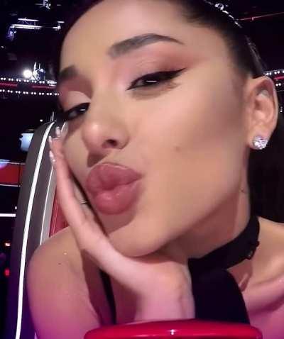 Mommy Ariana is always so easy to cum to 😍