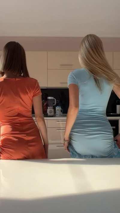 It’s cum-in-us o’clock!