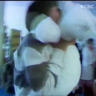 Keanu Reeves was a junior reporter for CBC (1985)