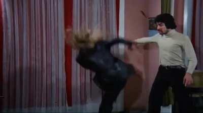 Karateci Kız/ Karate Girl (1973) - The Turkish film has the most dramatic death scene I've ever seen!