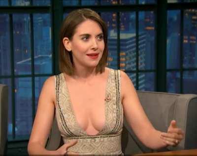 Super cute air-quote action on Seth Meyers