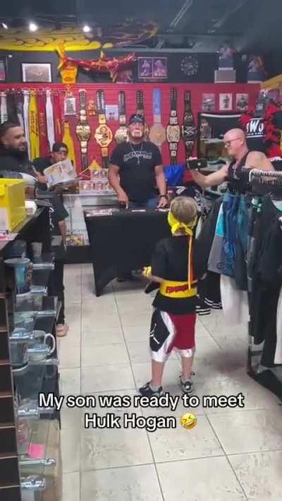 6 Year-Old Meets Hulk Hogan and Calls Him Out