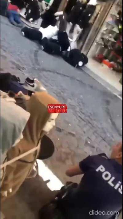 Police Shootout at Grand Bazaar, Turkey. 5 injured, 27 detained. Aftermath at the end.