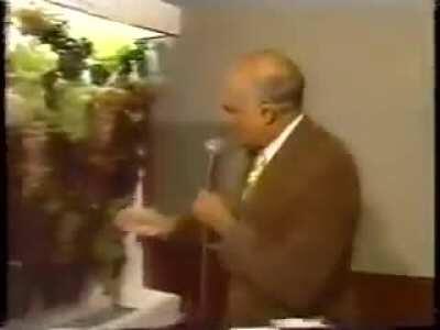 WCGW Putting a live wire behind grapes