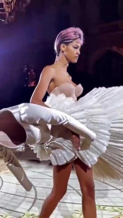 A primeira parece uma peteca