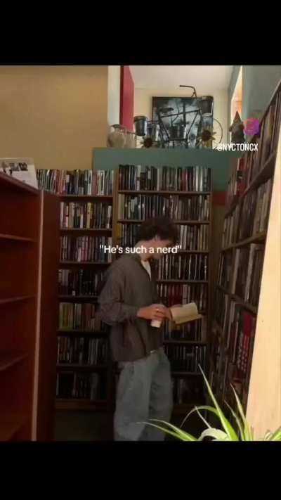 Alguém pode me ajudar a achar essa música?