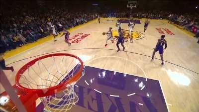 [Highlight] Markelle Fultz bullies LeBron James out of the way on a transition layup