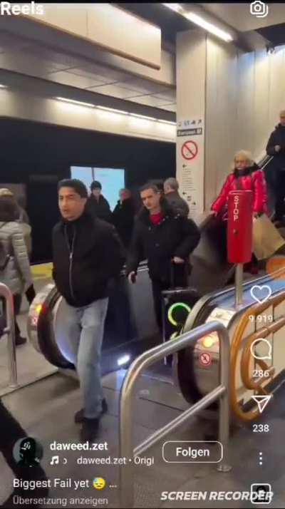 Dude playing loud music in Vienna subway. Comments were full of people getting upset at the old lady for yelling at him. 