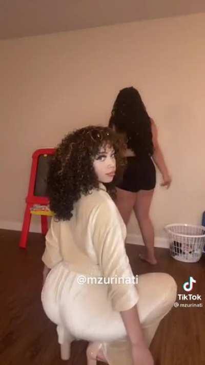 Left right left right 🥵