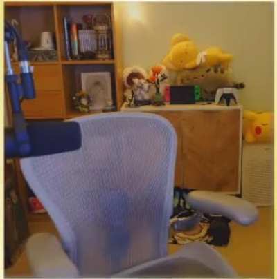 no wonder someone ask her if it's cold