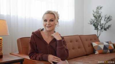 SlimThick Vic's upcoming first anal