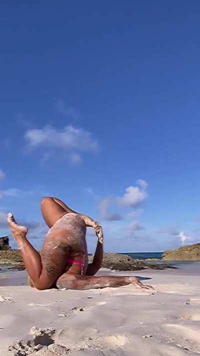 Impressive. But theres only one position I want to fold her fine ass into 😏