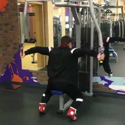 Pecs And Rear Delt At The Same Time. Hold His Rebull!